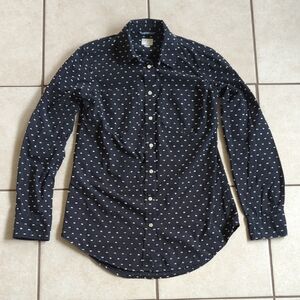 Women's Black Long-Sleeve Button-Down Shirt with Micro Pattern